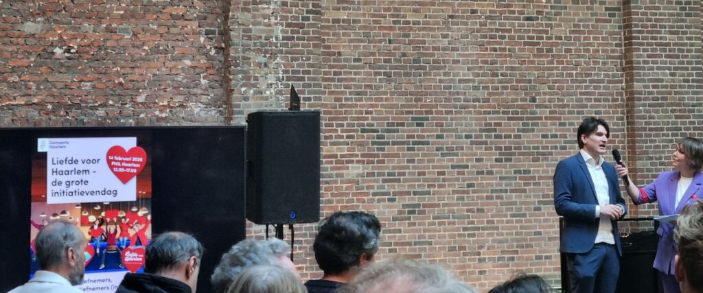 Wethouder Roduner opent de middag.jpg